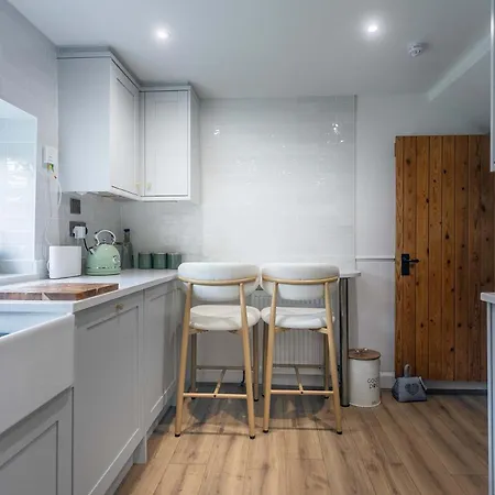 Holiday home Cosy 2-bed In By Mcpi Hosting, Perfect For Families, Couples And Friends *